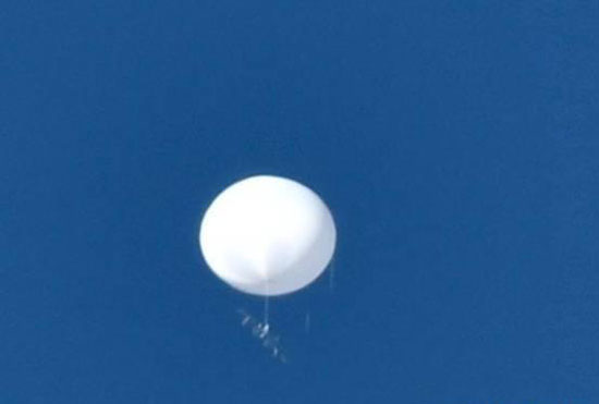 2023年日本上空再現神秘白球，UFO事件再次發生。